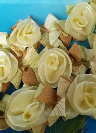 Розы из ткани кремового цвета на резинке тесьма отрез 2,7м