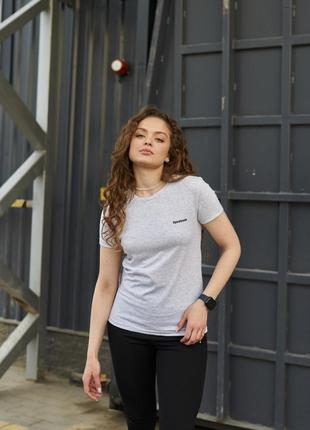 Жіноча футболка reebok сіра