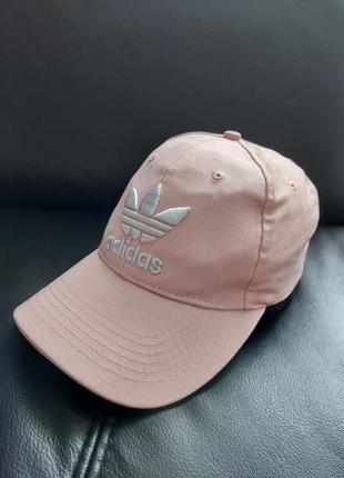 Женская кепка adidas