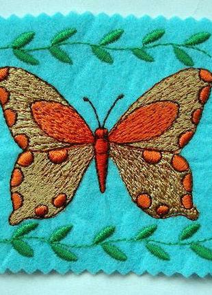 Нашивка на одежду бабочка