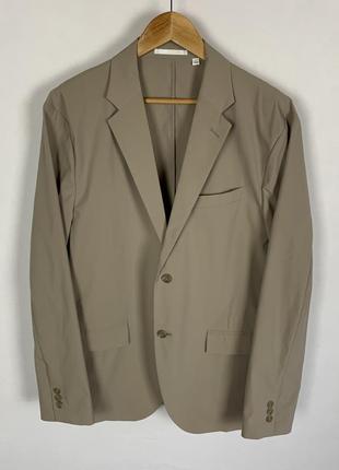 Легкий пиджак на две пуговицы uniqlo blazer