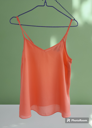 Легкая оранжевая базовая майка топ блуза в бельевом стиле на б...