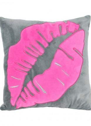 Подушка "Pink lips"