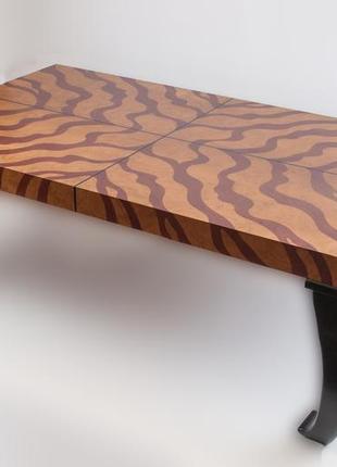 Дизайнерский обеденный стол из дерева для кухни и столовой.