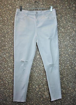 Белые джинсы с дырками  (высокая посадка )  f&f( 50 р)   cambodia