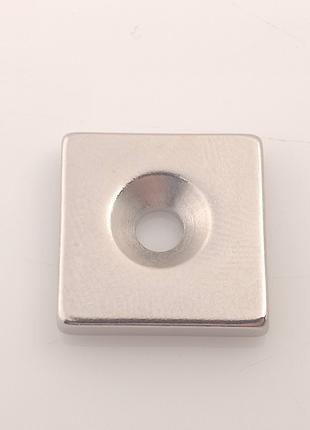 Неодимовый магнит под потай 15х15x3-1d3/6 мм