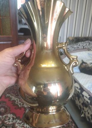 Красивая золотая ваза высота 26 см