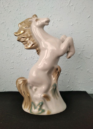 Фарфоровая редкая статуэтка "Конь" Полонное ЗХК