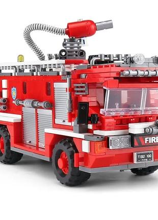 Конструктор Xingbao Пожарная Машина с Водометом 720 Деталей