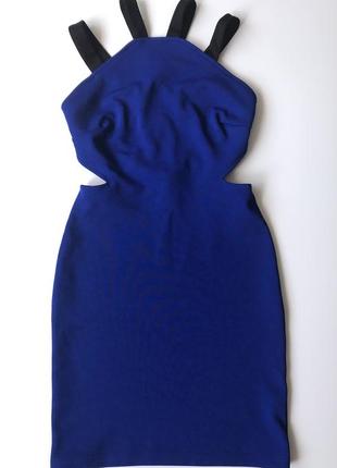 Облегающее платье цвета электрик с вырезами на талии