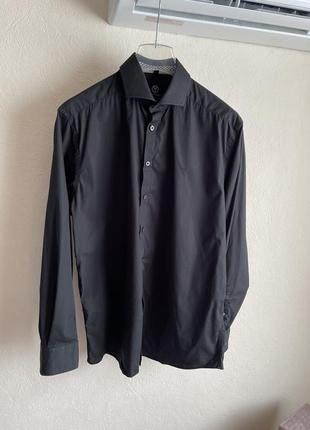 Черная мужская рубашка carlo colucci 52