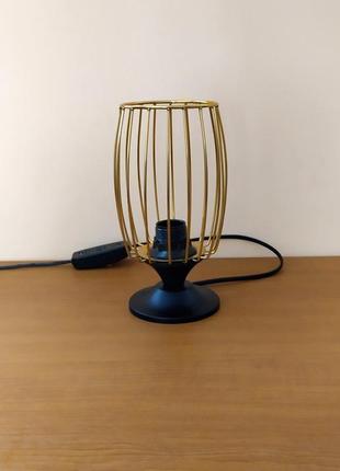 Небольшая настольная лампа ночник светильник в стиле лофт