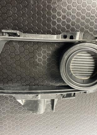 Заглушки/решетки переднего бампера левая/правая на Mazda 5 (CR...