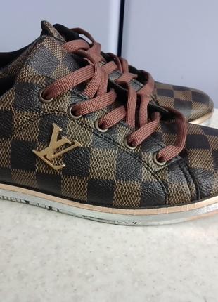 Кроссовки, слипоны Louis Vuitton