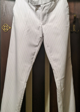 Стильные летние мужские белые брюки, бренд Clockhouse, размер 48.