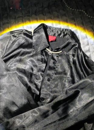 Атласная черная рубашка