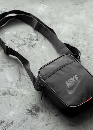 Маленькая городская сумка мессенджер мужская Nike черная из тк...