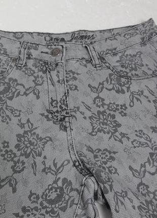 Gina benotti. интересные джинсы с цветами. 40 размер.