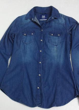 Bershka bsk. джинсовая рубашка с длинным рукавом. xs - s размер.