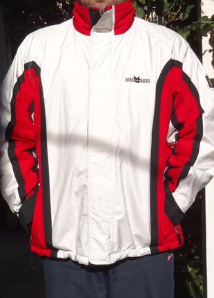 Мембранна, спортивна куртка утеплена. 52-54 розмір.