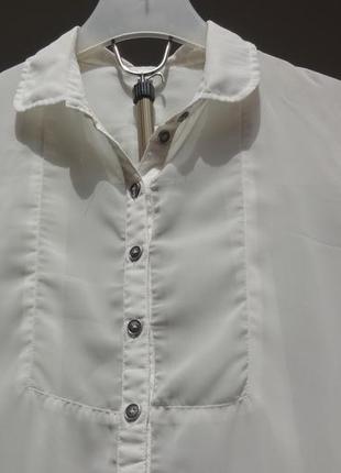 Шифоновая блуза рубашка с удлинённой спинкой.