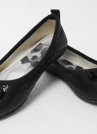 H&m. чепурненькі черевички, балетки з блискітками. 15 см устілка