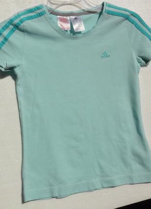 Adidas. спортивная футболка на 11-12 лет. оригинал.