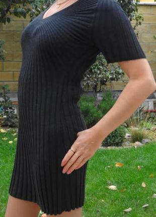 Мега стильное тонюсенькое платье уникального фасона