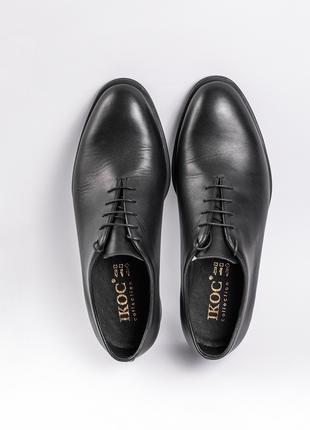 Цельнокроеные туфли черные