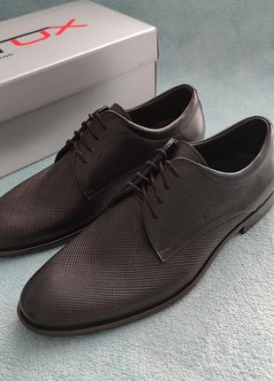 Кожаные туфли черного цвета 39, 40, 45 размер