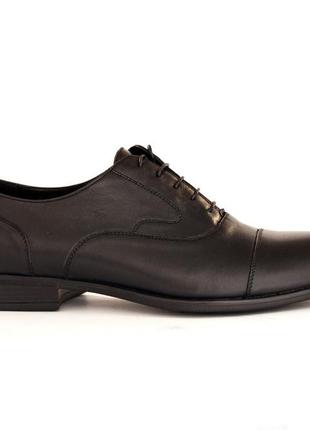 Изящные черные туфли 39 размер