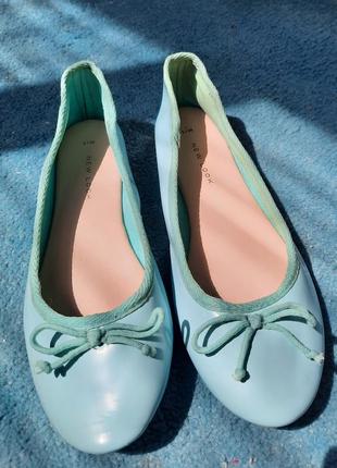Голубые балетки мятного цвета туфли ботинки лоферы зеленые от ...
