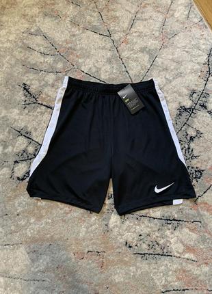 Футбольні шорти nike dri-fit