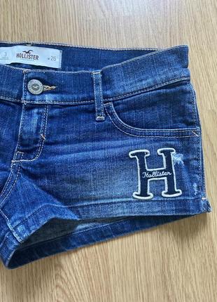 Короткие джинсовые шортики hollister