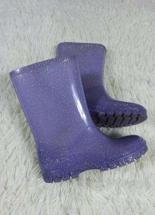 Красивые фиолетовые сапожки силикон с блёстками.