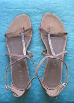Unisa (40) кожаные босоножки сандалии женские