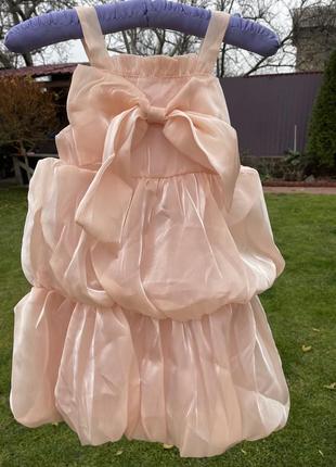 Воздушное нарядное платье пудрового цвета