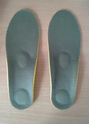 Универсальные мужские ортопедические стельки в обувь (кроссовки