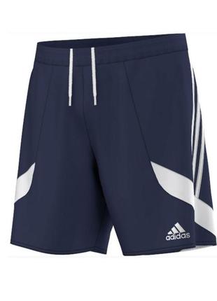 Спортивные футбольные  шорты adidas