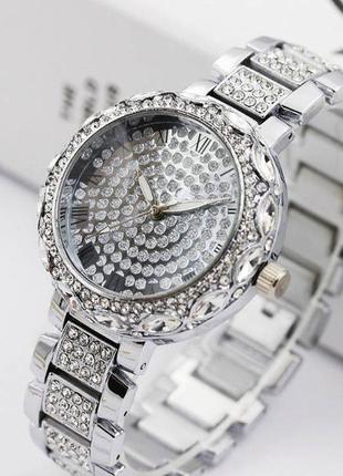 Женские наручные часы с камнями серебро