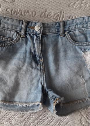джинсовые шорты  рваные  Matalan на 8 лет.
