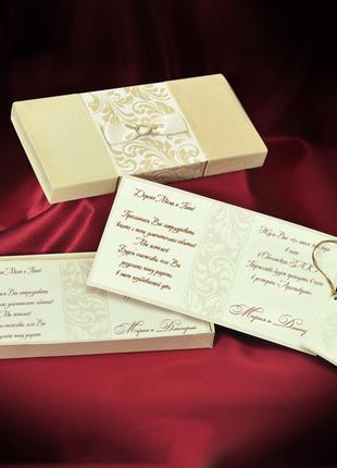 Эксклюзивные свадебные приглашения цвета айвори в виде коробоч...