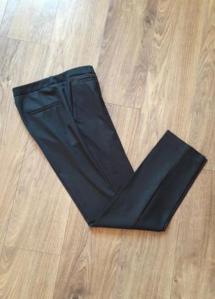 Чорні базові завужені брюки (h&m)