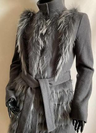 Сіре пальто pinko з натуральним хутром