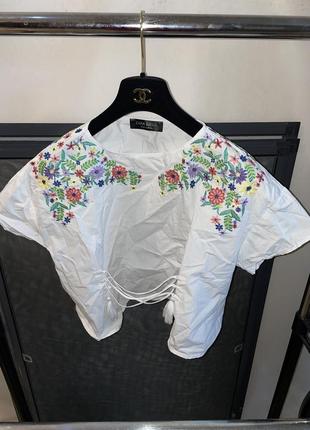 Белая блуза вышиванка zara