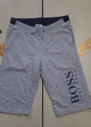 Hugo boss шорты на 14 лет.подойдут на s