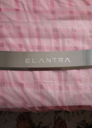 Накладка на бампер с загибом Hyundai Elantra 2012-2015