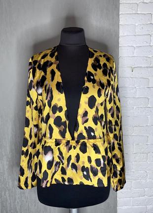 Блуза с шикарным декольте блузка у леопардовый принт на резинк...