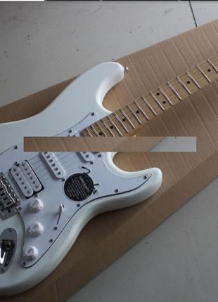Электрогитара Fender Stratocaster Arctic White S-S-H China
