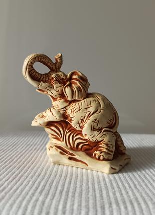 Статуэтка фигурка Нэцкэ Слон с поднятой ногой
